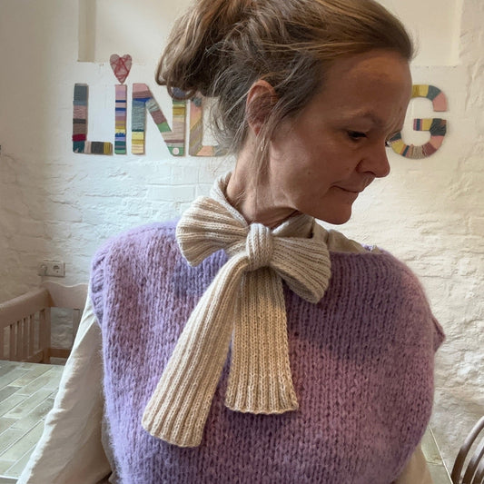 Miss Molly Scarf by LINDBØG