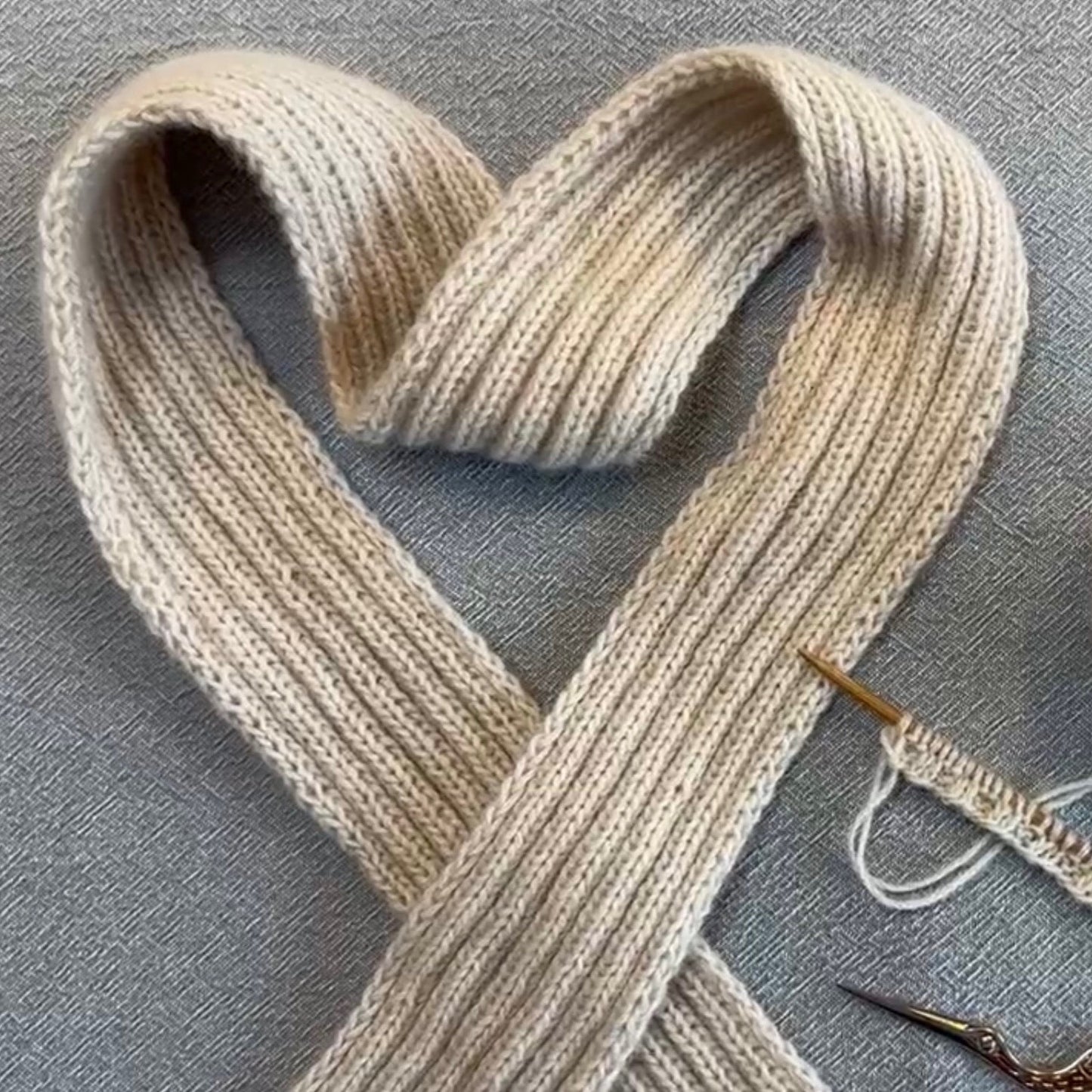 Miss Molly Scarf by LINDBØG